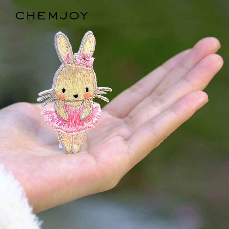 Embroideried Ballet Rabbit Iro - Streetwear Brand Stickers 评论和价格