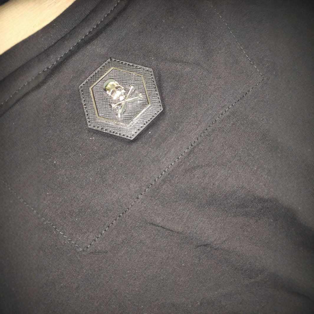 2025 New Skulls Rhinestones Sh - Streetwear Clothing Brands 评论和价格